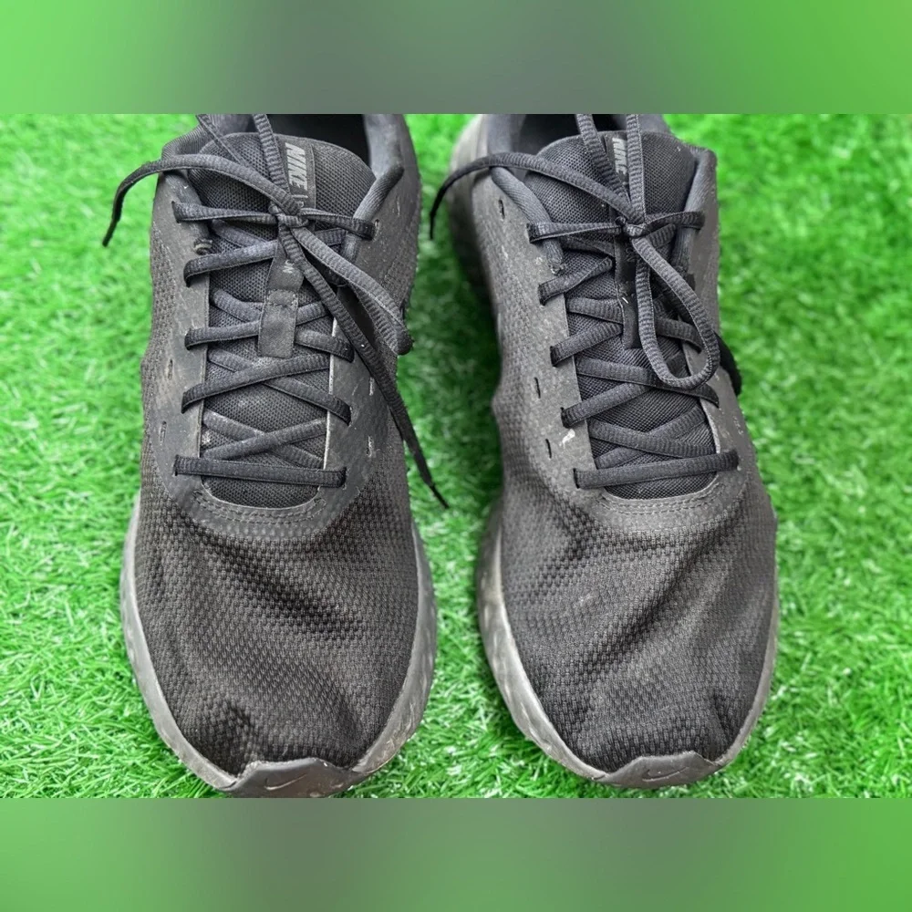 Nike‎ Revolution 5 Black/Anthracite  BQ3204-001 M  Size 12